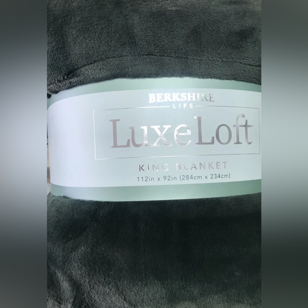 Berkshire Life LuxeLoft Blanket King